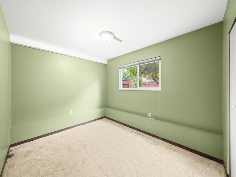 12851 104 Avenue, Surrey, BC, V3T 1T3 - 12