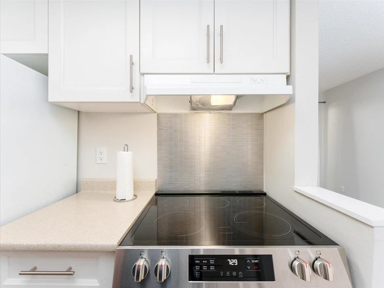 202-1550 Chesterfield Avenue, North Vancouver, BC, V7M 2N6 - 10