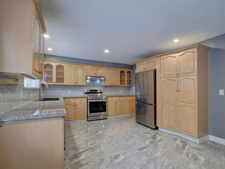 7462 Redrooffs Road, Halfmoon Bay, BC, V7Z 1C3 - 11
