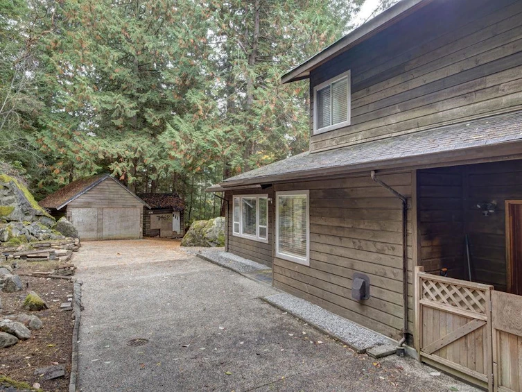 7462 Redrooffs Road, Halfmoon Bay, BC, V7Z 1C3 - 5