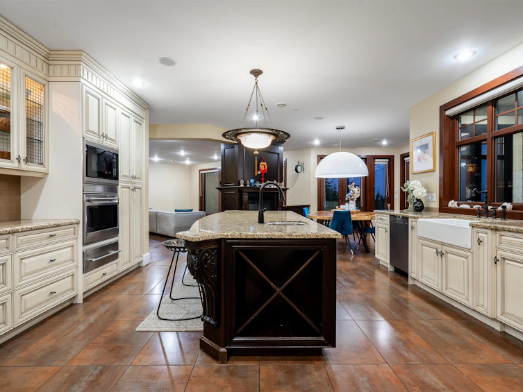 2336 Kadlec Court, West Vancouver, BC, V7S 3K3 - 12