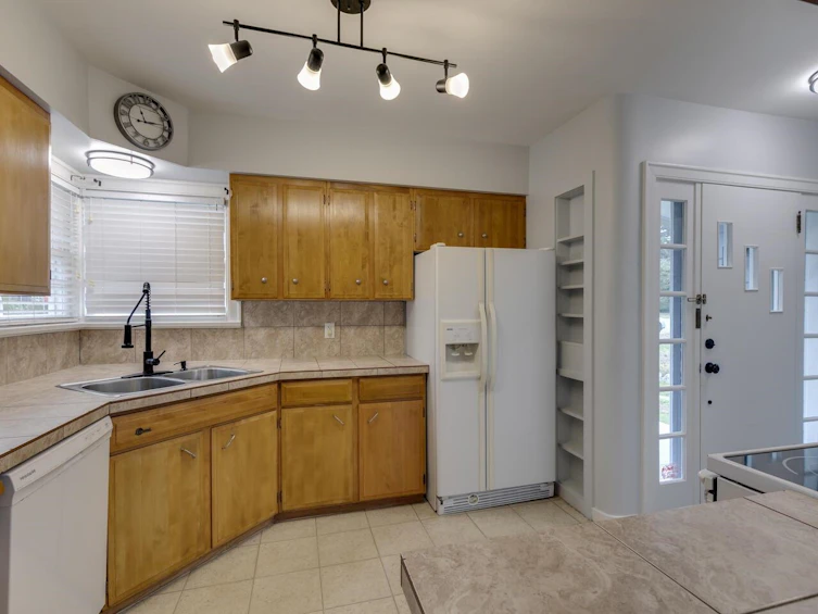 33700 3rd Avenue, Mission, BC, V2V 1R2 - 8