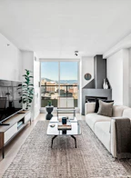 907 63 Keefer Place
