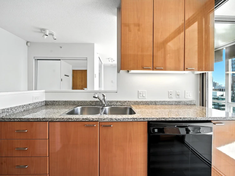 3004-1200 W Georgia Street, Vancouver, BC, V6E 4R2 - 4