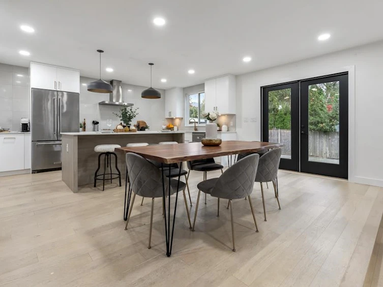 14041 88a Avenue, Surrey, BC, V3V 7H4