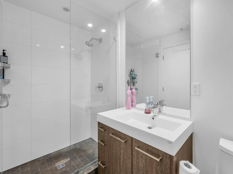 1005-9080 University Crescent, Burnaby, BC, V5A 0B7 - 26
