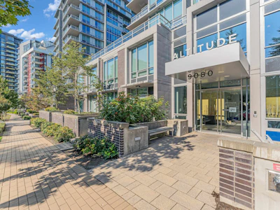 1005-9080 University Crescent - 2
