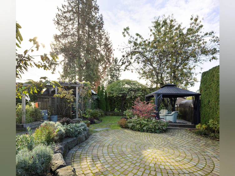 529 E 11th Street, North Vancouver, BC, V7L 2H4 - 38