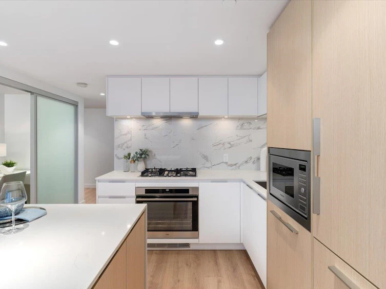 2205-1500 Fern Street, North Vancouver, BC, V7J 0E6 - 5
