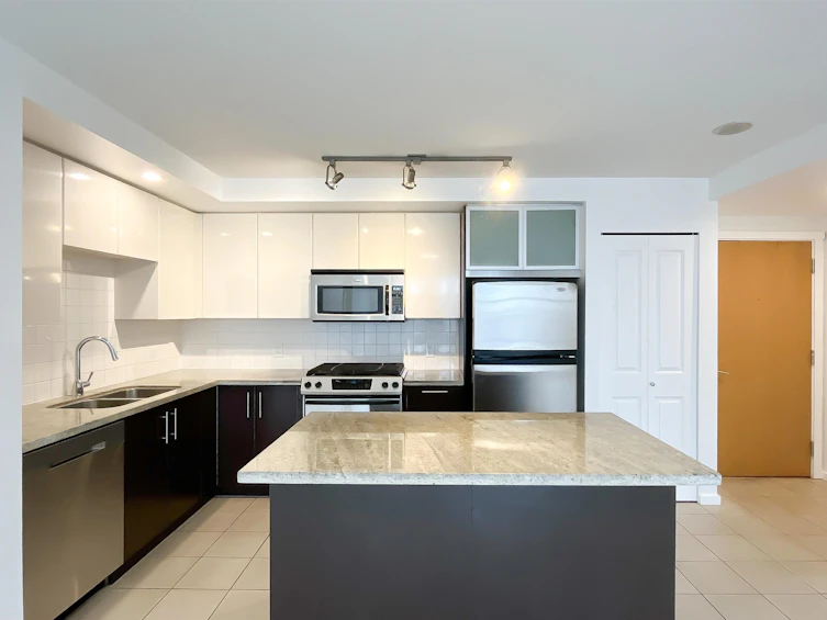708-2289 Yukon Crescent, Burnaby, BC, V5C 0B2 - 9