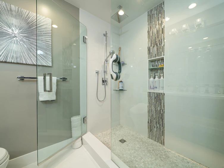 2302-125 E 14th Street, North Vancouver, BC, V7E 0E6 - 18