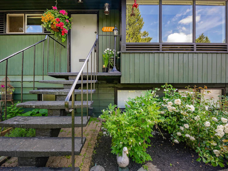 3163 Tennyson Crescent, North Vancouver, BC, V7K 2A9 - 3
