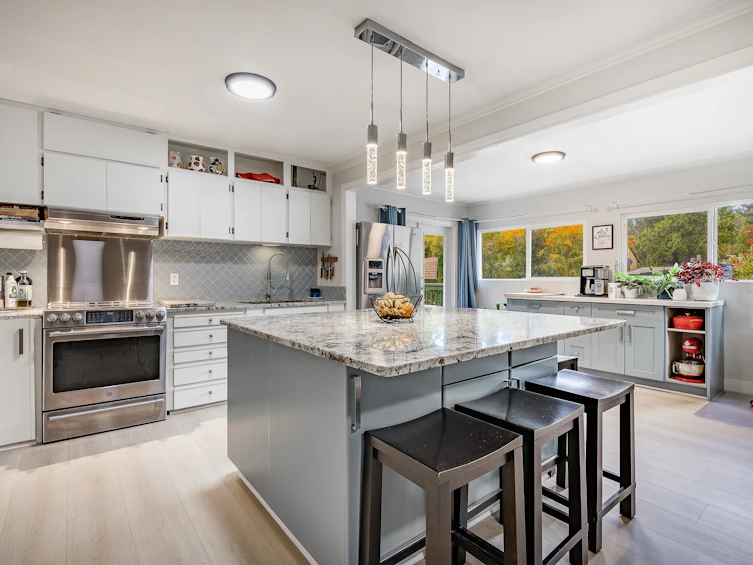 3163 Tennyson Crescent, North Vancouver, BC, V7K 2A9 - 9