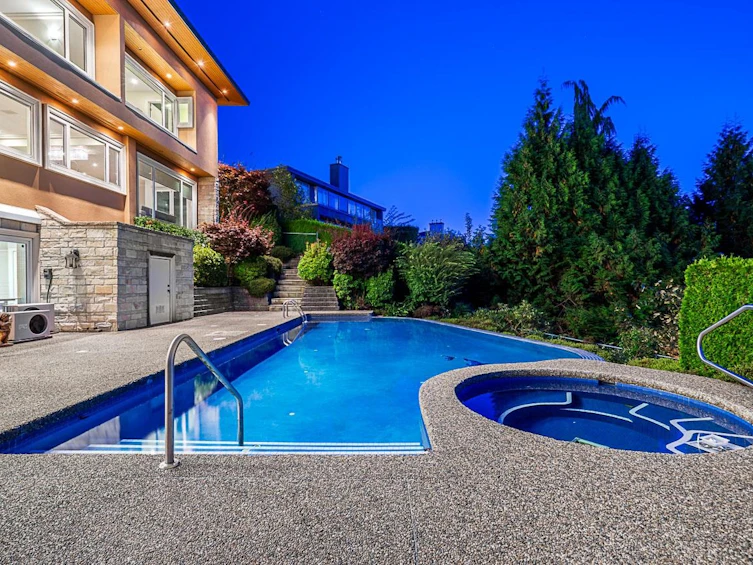 1562 Pinecrest Drive, West Vancouver, BC, V7S 3E8 - 32