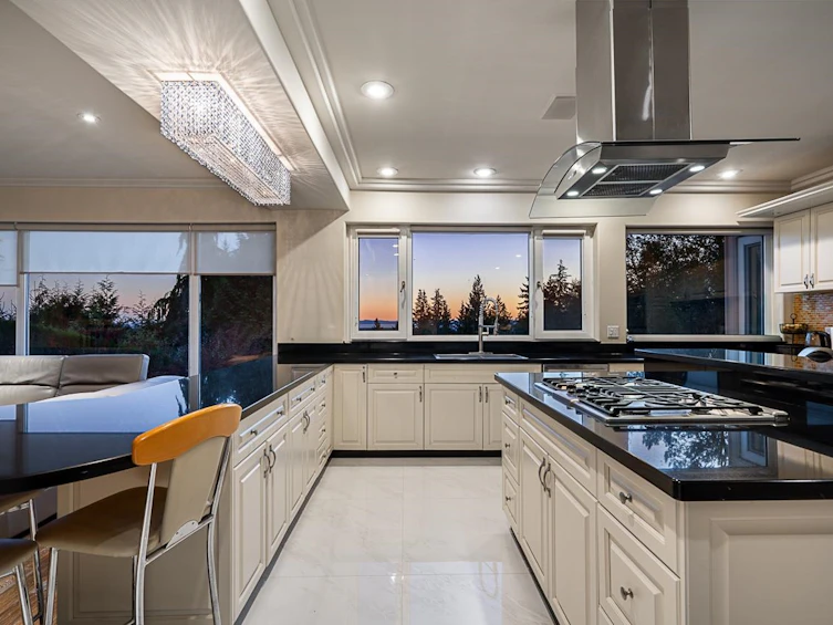 1562 Pinecrest Drive, West Vancouver, BC, V7S 3E8 - 14