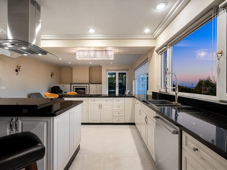 1562 Pinecrest Drive, West Vancouver, BC, V7S 3E8 - 15