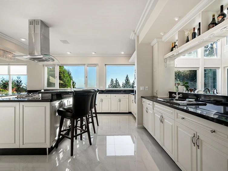 1562 Pinecrest Drive, West Vancouver, BC, V7S 3E8 - 13