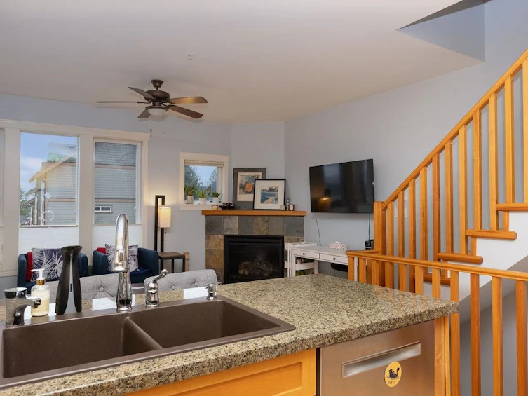 14-728 Gibsons Way, Gibsons, BC, V0N 1V9 - 10