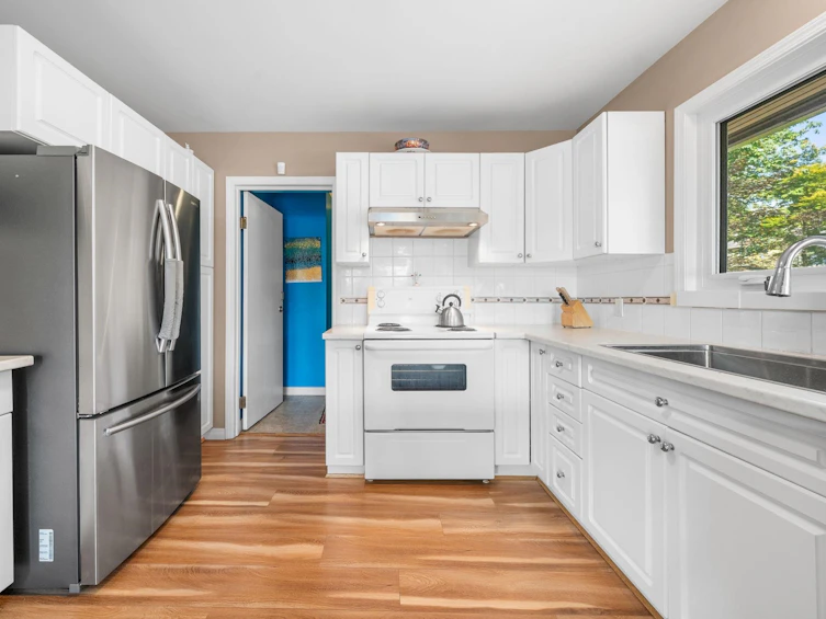 1025 Beaufort Road, North Vancouver, BC, V7G 1R8 - 9