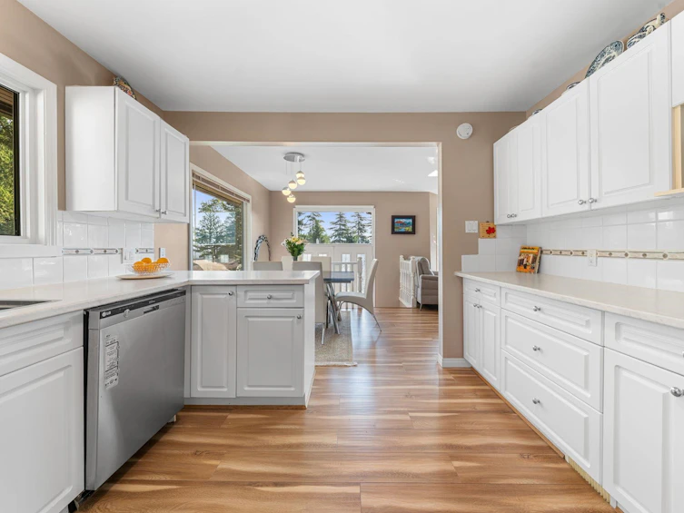 1025 Beaufort Road, North Vancouver, BC, V7G 1R8 - 6