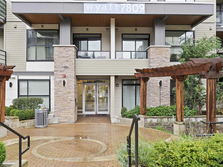 306-7809 209 Street, Langley, BC, V2Y 3N6 - 3