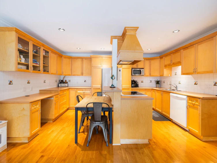 301-1235 W 15th Avenue, Vancouver, BC, V6H 1S1 - 3