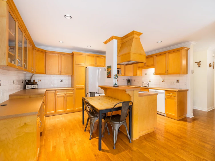 301-1235 W 15th Avenue, Vancouver, BC, V6H 1S1 - 2