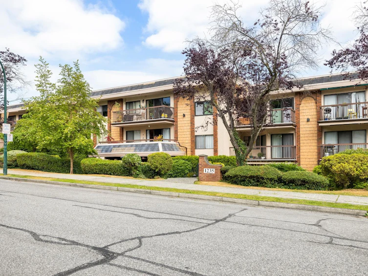 301-1235 W 15th Avenue, Vancouver, BC, V6H 1S1