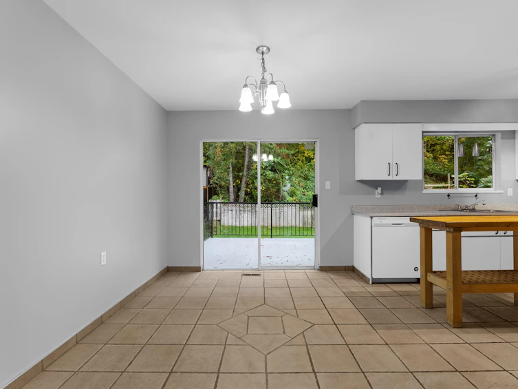 35180 Cassiar Avenue, Abbotsford, BC, V2S 5R4 - 8