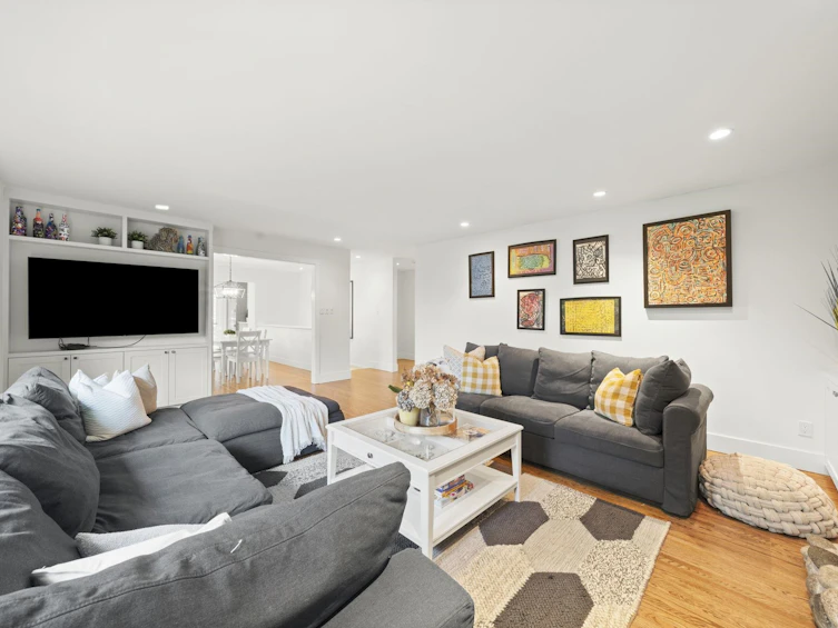 5540 Greenleaf Road, West Vancouver, BC, V7W 1N6 - 5