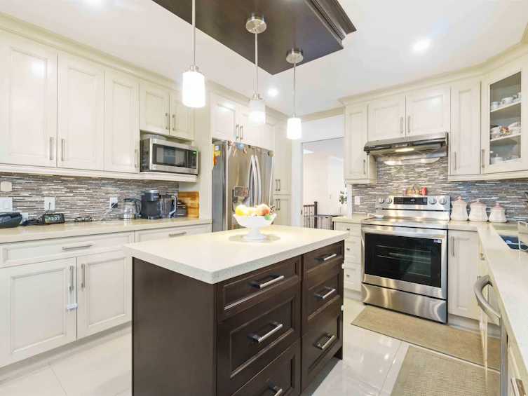 12183 77 Avenue, Surrey, BC, V3W 1J3 - 11