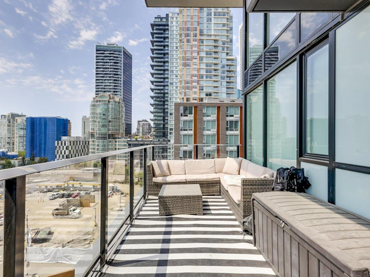 912-1325 Rolston Street, Vancouver, BC, V6B 0M2 - 2