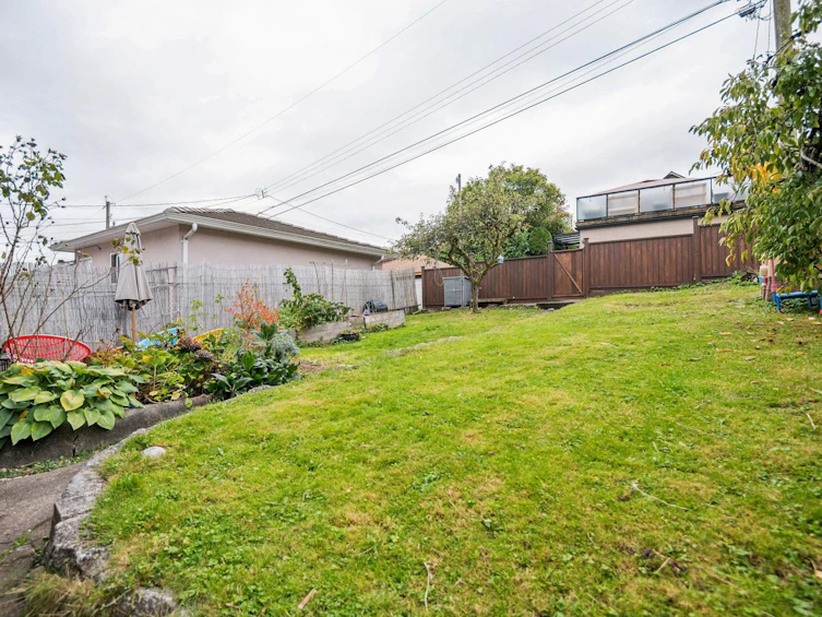 1652 E 33rd Avenue, Vancouver, BC, V5N 3C8 - 35
