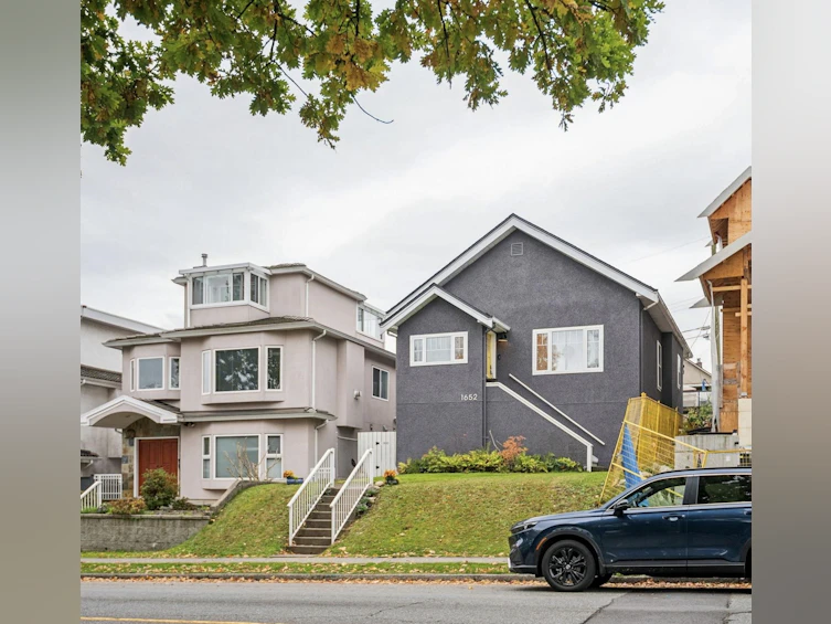1652 E 33rd Avenue, Vancouver, BC, V5N 3C8 - 2