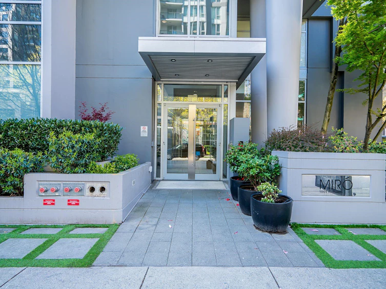 601-1001 Richards Street, Vancouver, BC, V6B 1J6 - 3