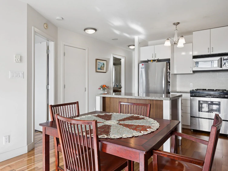 810-175 W 1st Street, North Vancouver, BC, V7M 3N9 - 9