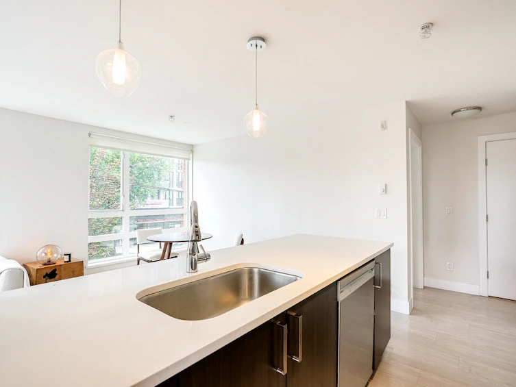 305-2477 Carolina Street, Vancouver, BC, V5T 0G8 - 7