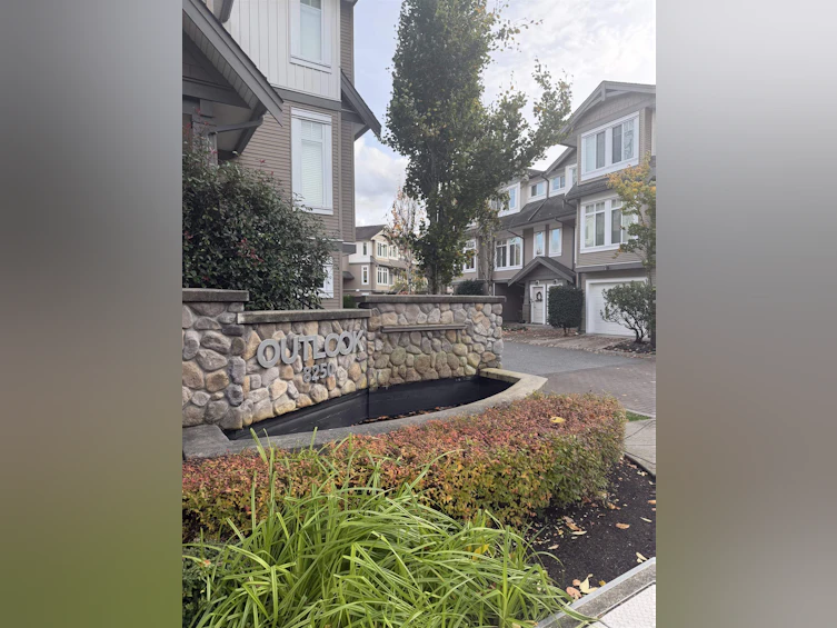 61-8250 209b Street, Langley, BC, V2Y 0J7 - 2