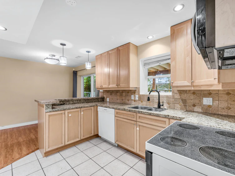 2214 153a Street, Surrey, BC, V4A 4R5 - 19