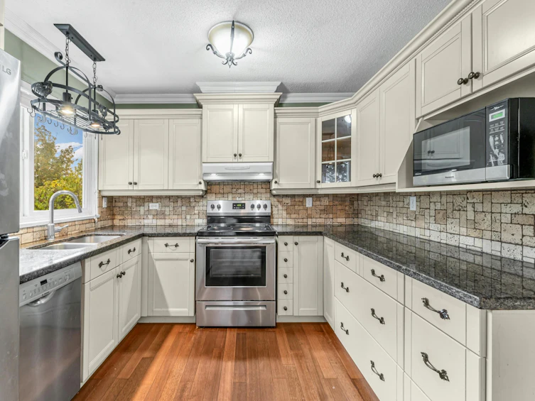 2214 153a Street, Surrey, BC, V4A 4R5 - 6