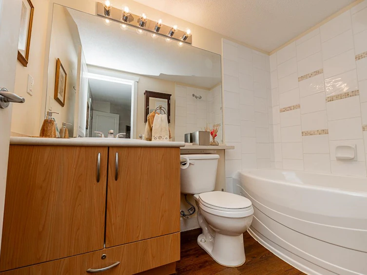 206-2958 Silver Springs Boulevard, Coquitlam, BC, V3E 3R9 - 17