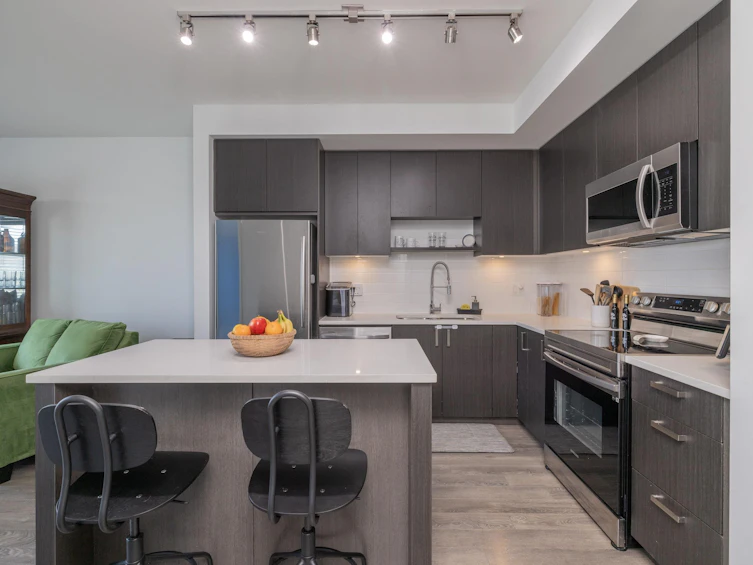 212-13623 81a Avenue, Surrey, BC, V3W 3N7 - 3