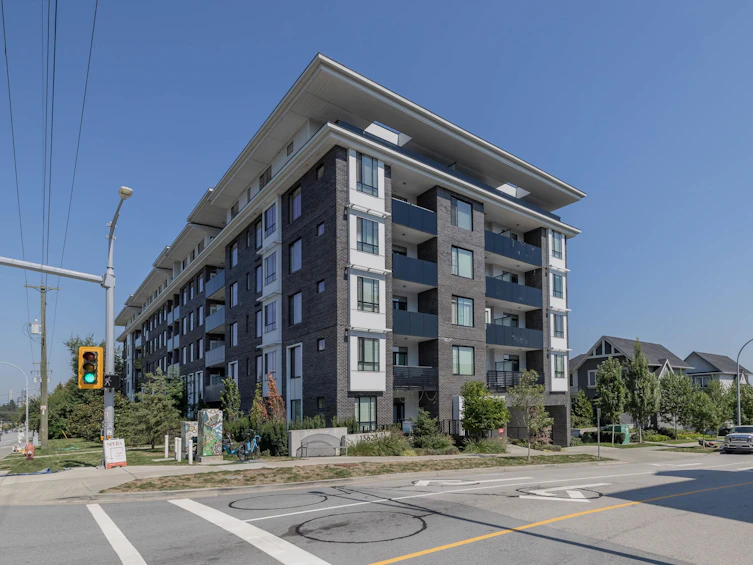 212-13623 81a Avenue, Surrey, BC, V3W 3N7 - 2