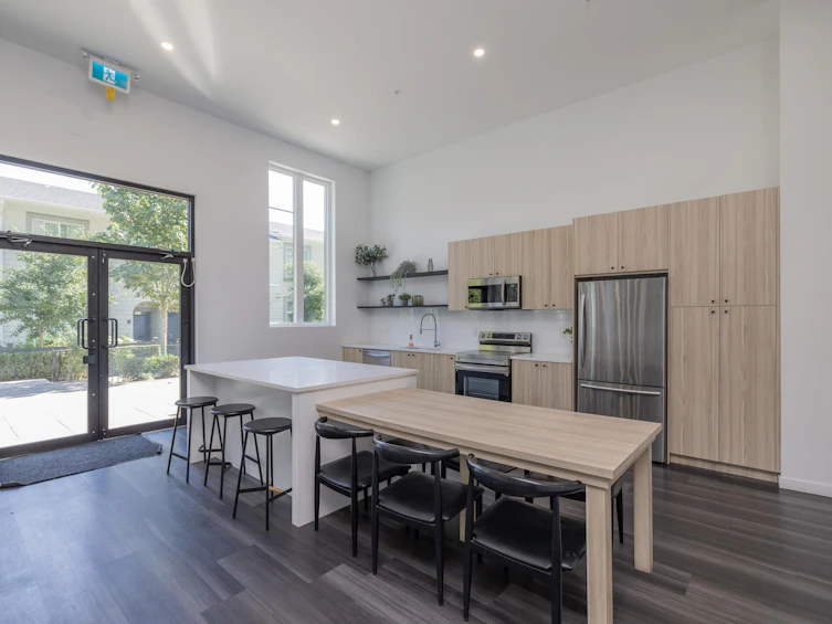 212-13623 81a Avenue, Surrey, BC, V3W 3N7 - 26