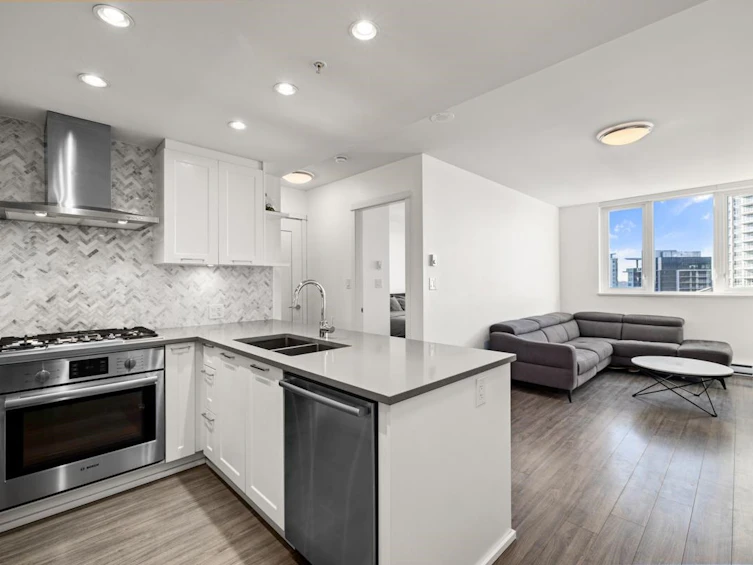 2101-520 Como Lake Avenue, Coquitlam, BC, V3J 0E8 - 2