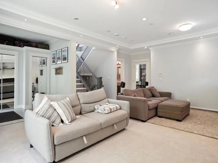 5187 Sherbrooke Street, Vancouver, BC, V5W 3M3 - 4