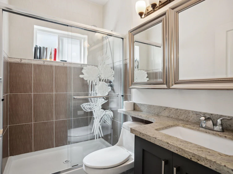 5187 Sherbrooke Street, Vancouver, BC, V5W 3M3 - 27