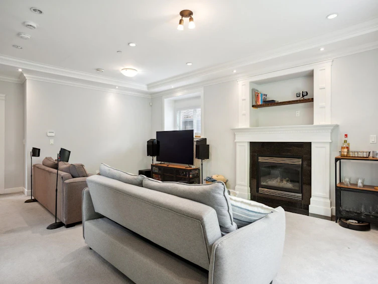 5187 Sherbrooke Street, Vancouver, BC, V5W 3M3 - 2