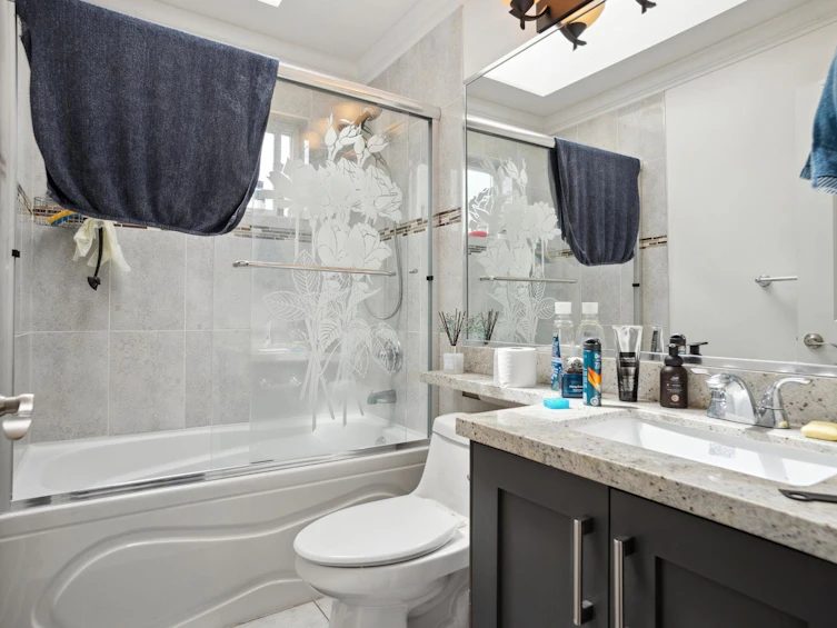 5187 Sherbrooke Street, Vancouver, BC, V5W 3M3 - 17