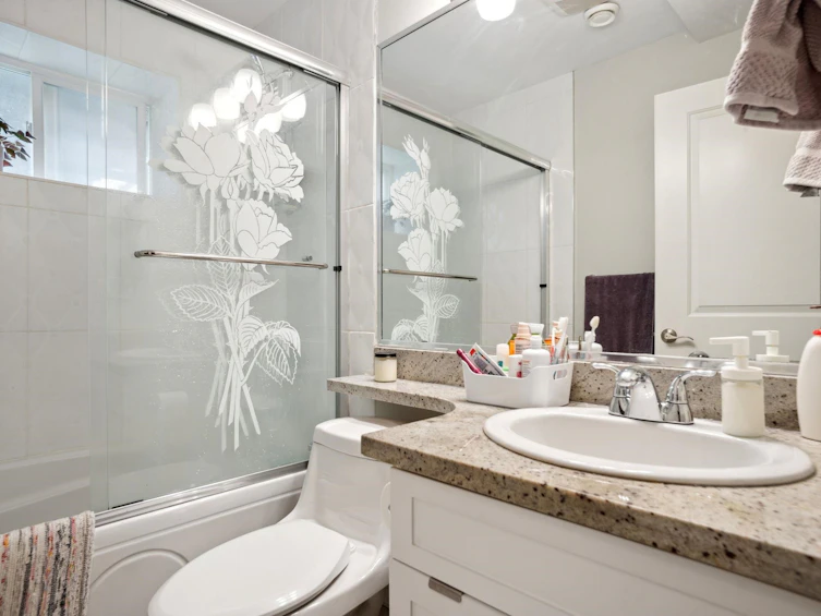 5187 Sherbrooke Street, Vancouver, BC, V5W 3M3 - 23